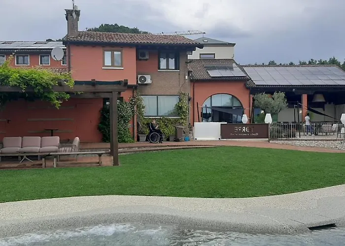 Albergo a parte: Albergo Torre